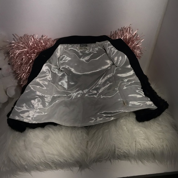 Neiman Marcus Elena faux fur coat size 2 - Picture 2 of 8